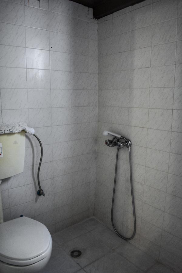 Alisahni Hotel Vári Екстериор снимка